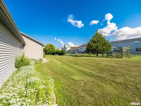 Exterior - 2108 W Jubilee Ln, Dunlap, IL 61525 photo 9 of 14