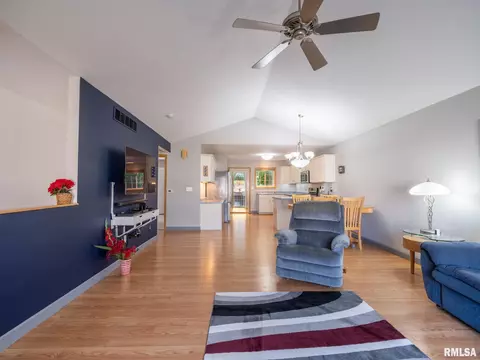 Living - 2108 W Jubilee Ln, Dunlap, IL 61525 photo 2 of 9
