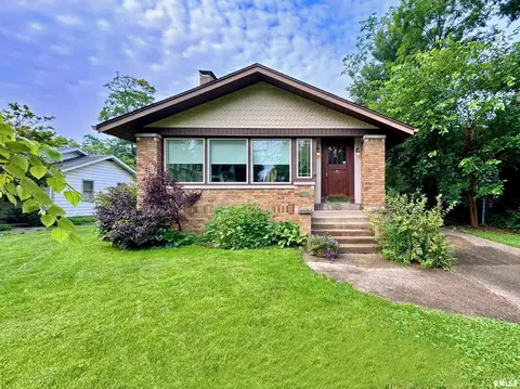 5117 N Prospect Rd, Peoria Heights, IL 61616