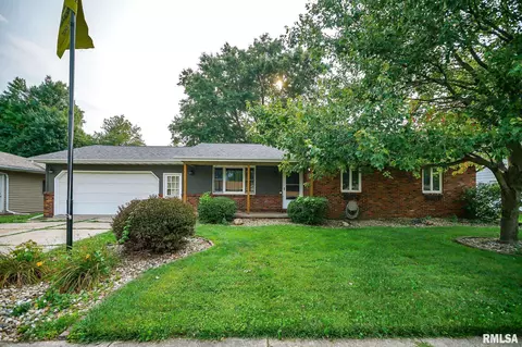 225 S Mississippi Ave, Morton, IL 61550
