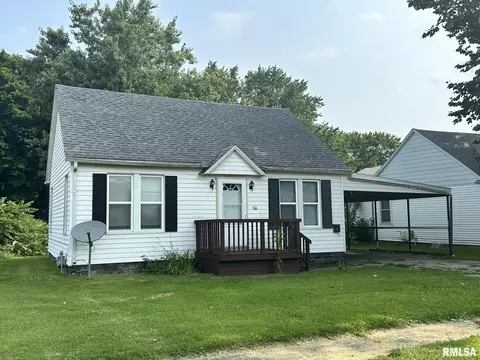 1025 E Locust St, Canton, IL 61520 photo 3