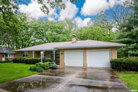 4231 N Keenland Ave, Peoria, IL 61614