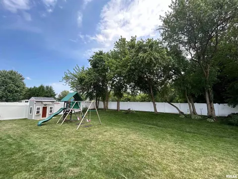 Exterior - 5820 W Brookmere St, Edwards, IL 61528 photo 9 of 16