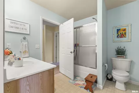 Bath - 5820 W Brookmere St, Edwards, IL 61528 photo 7 of 9