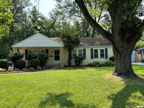 2822 N Harper Ter, Peoria, IL 61604