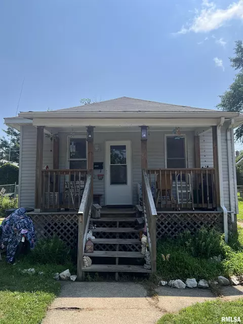 1020 Mechanic St, Pekin, IL 61554