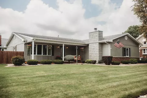 24 N Arthur Ave, Galesburg, IL 61401
