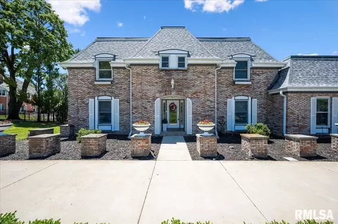 208 E Hanover Pl, Peoria, IL 61614