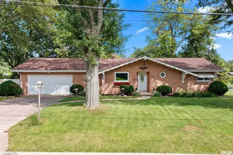 204 Westshore Dr, Morton, IL 61550