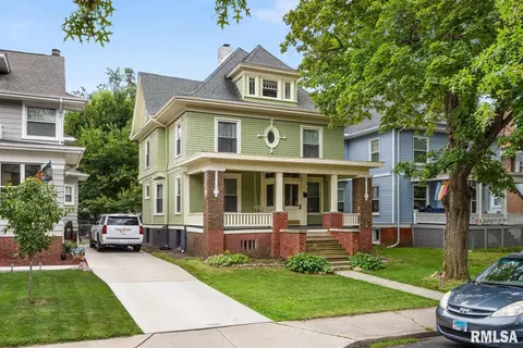 1116 N Institute Pl, Peoria, IL 61606