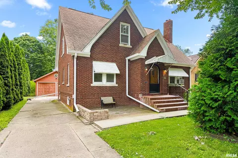 717 Florence Ave, Galesburg, IL 61401