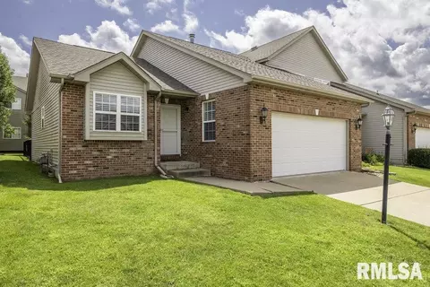 4606 N Weaverridge Blvd, Peoria, IL 61615