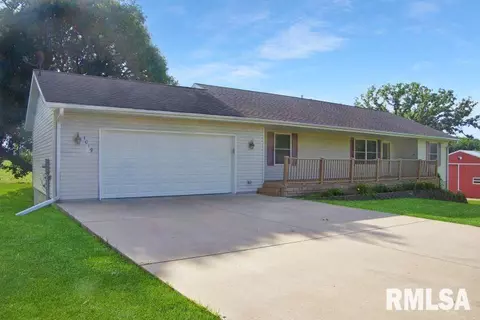 1019 N Larson Ln, Princeville, IL 61559