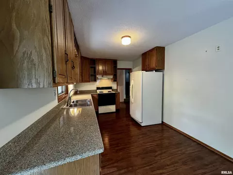 1503 Joyce Ln, Macomb, IL 61455 photo 9