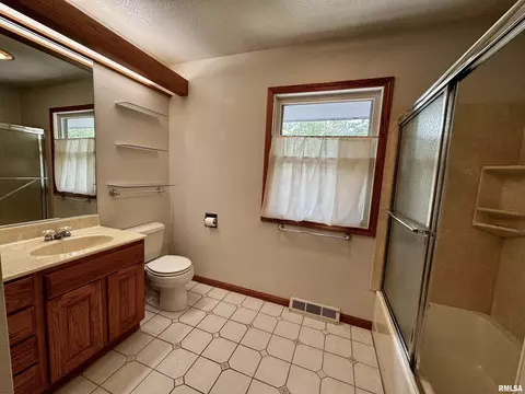 1503 Joyce Ln, Macomb, IL 61455 photo 13