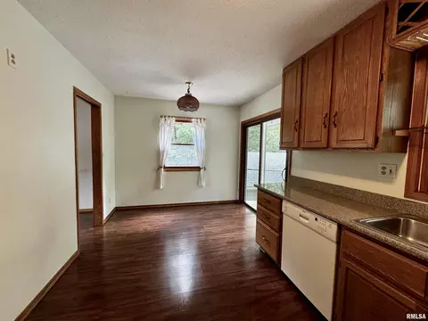 1503 Joyce Ln, Macomb, IL 61455 photo 5