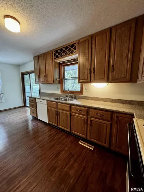 1503 Joyce Ln, Macomb, IL 61455 photo 7