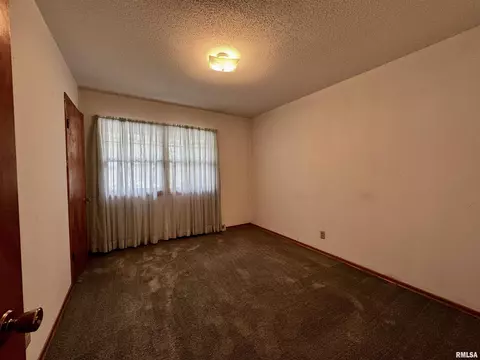 1503 Joyce Ln, Macomb, IL 61455 photo 11