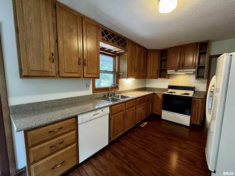 1503 Joyce Ln, Macomb, IL 61455 photo 8