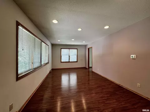 1503 Joyce Ln, Macomb, IL 61455 photo 3