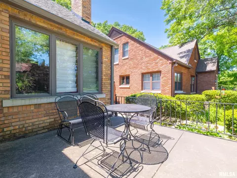 123 N Kickapoo Ter, Peoria, IL 61604 photo 4