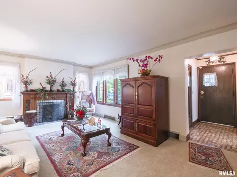 123 N Kickapoo Ter, Peoria, IL 61604 photo 5