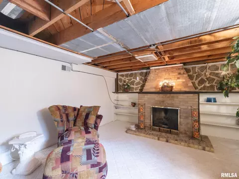 123 N Kickapoo Ter, Peoria, IL 61604 photo 32