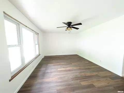 726 S Kickapoo Ln, Peoria, IL 61604 photo 6