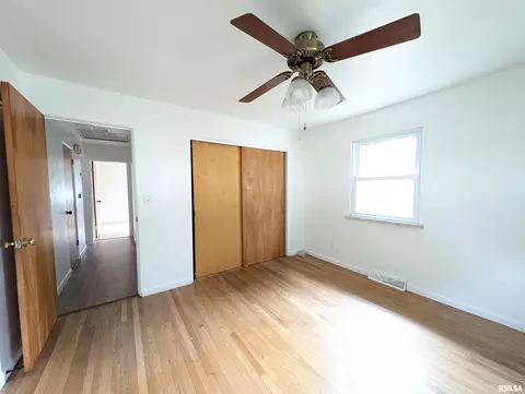 726 S Kickapoo Ln, Peoria, IL 61604 photo 17