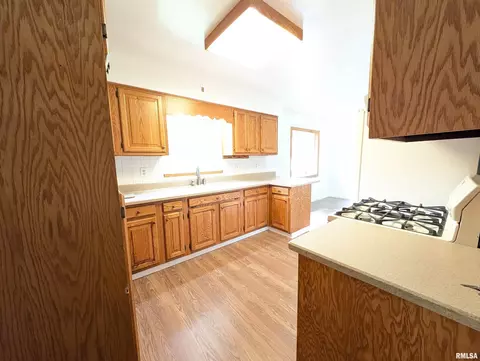 726 S Kickapoo Ln, Peoria, IL 61604 photo 34