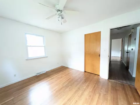 726 S Kickapoo Ln, Peoria, IL 61604 photo 13