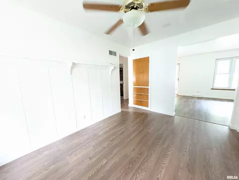 726 S Kickapoo Ln, Peoria, IL 61604 photo 11