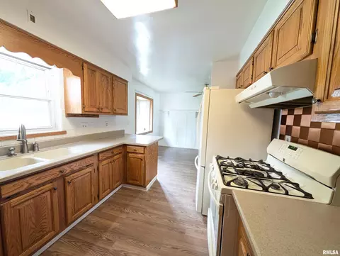 726 S Kickapoo Ln, Peoria, IL 61604 photo 49