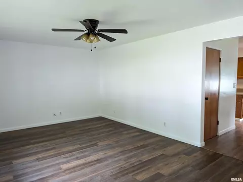 726 S Kickapoo Ln, Peoria, IL 61604 photo 5