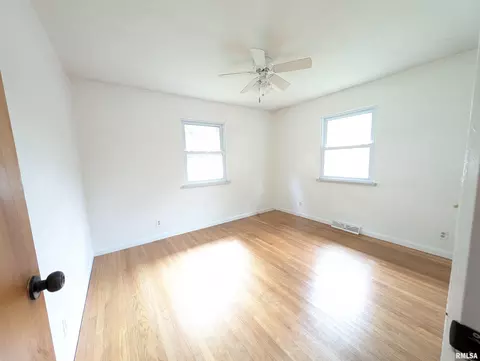 726 S Kickapoo Ln, Peoria, IL 61604 photo 12
