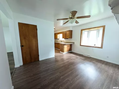 726 S Kickapoo Ln, Peoria, IL 61604 photo 18