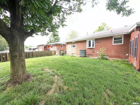 726 S Kickapoo Ln, Peoria, IL 61604 photo 41