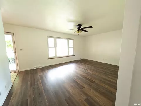 726 S Kickapoo Ln, Peoria, IL 61604 photo 19