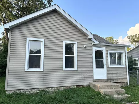 311 Henrietta St, Pekin, IL 61554
