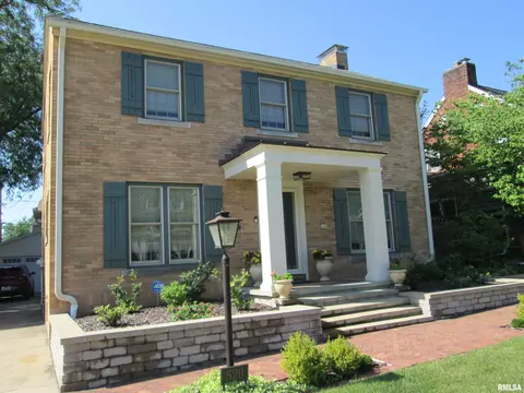 520 W Forrest Hill Ave, Peoria, IL 61604