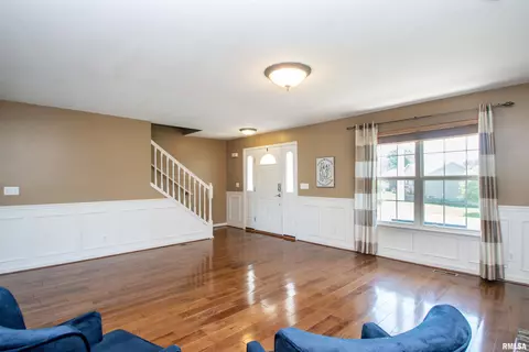 404 Bittersweet Ave, Germantown Hills, IL 61548 photo 4