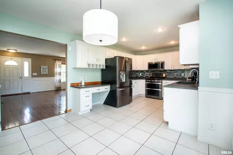 404 Bittersweet Ave, Germantown Hills, IL 61548 photo 6