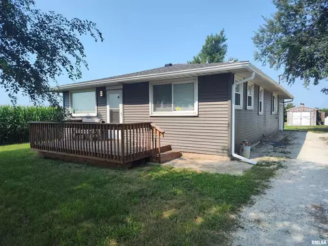 19879 Dee Mac Rd, Deer Creek, IL 61733