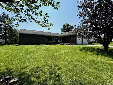 1209 Thomas St, Macomb, IL 61455