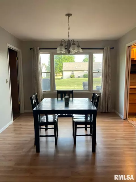 1209 Thomas St, Macomb, IL 61455 photo 9