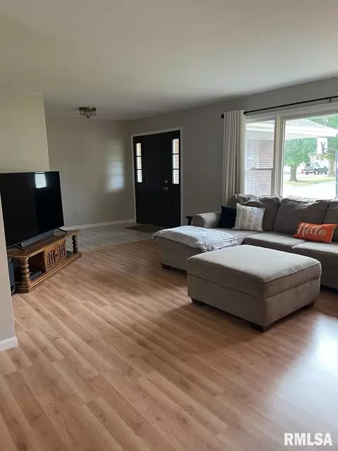 1209 Thomas St, Macomb, IL 61455 photo 5