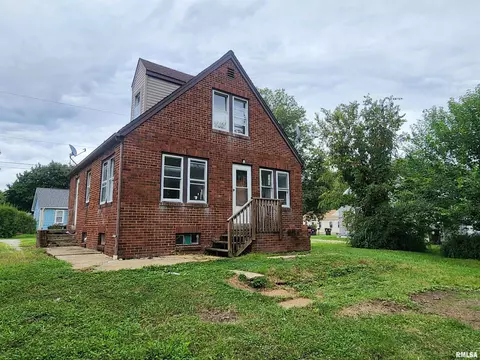 109 Apple Ct, Creve Coeur, IL 61610