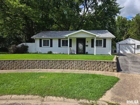 101 Craig Rd, Marquette Heights, IL 61554