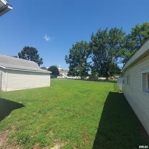 129 E Coal St, Wataga, IL 61488 photo 22