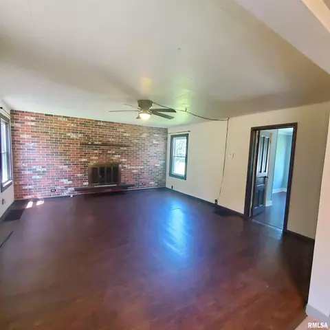 129 E Coal St, Wataga, IL 61488 photo 9